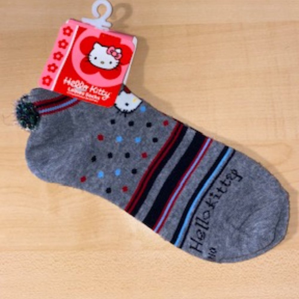 NWT HELLO KITTY Ladies Socks - size 9-11